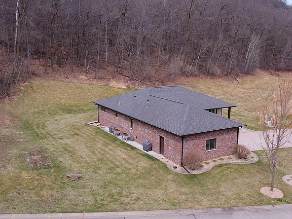 4th image of 2760 Oakhurst Dr