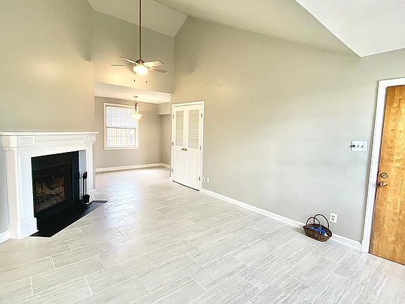 2nd image of 2501 Arlington Blvd #3