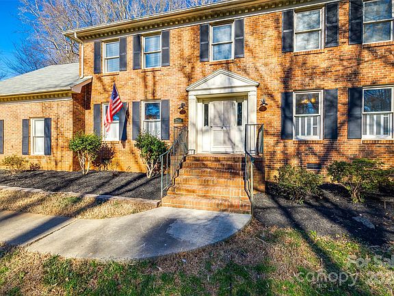 2nd image of 2168 Wentworth Dr