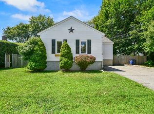 20 Governors Dr, Reading, MA 01867