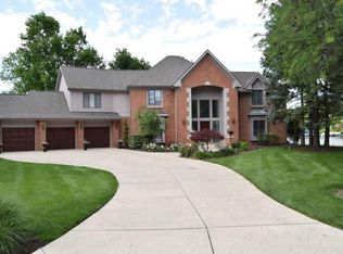 9702 Gulfstream Dr, Fishers, IN 46037