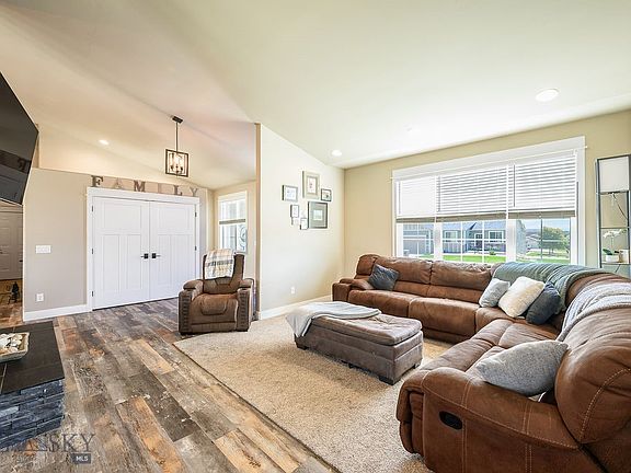 2nd image of 229 Sharron Ln