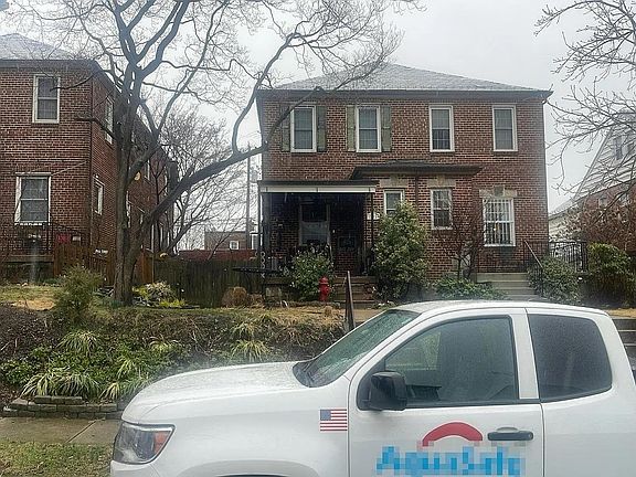 2nd image of 2413 Pelham Ave