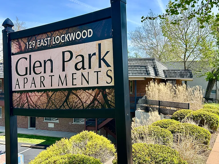 Glen Park Apartments — Photo 9