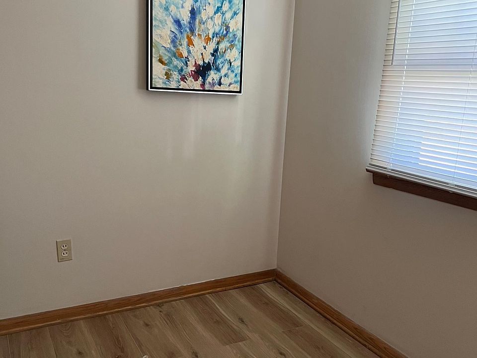 2nd image of 170 We St