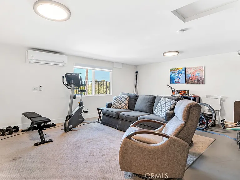 20509 Rhoda St — Photo 10