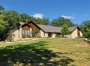 11511 Cragwold Rd, Saint Louis, MO 63122
