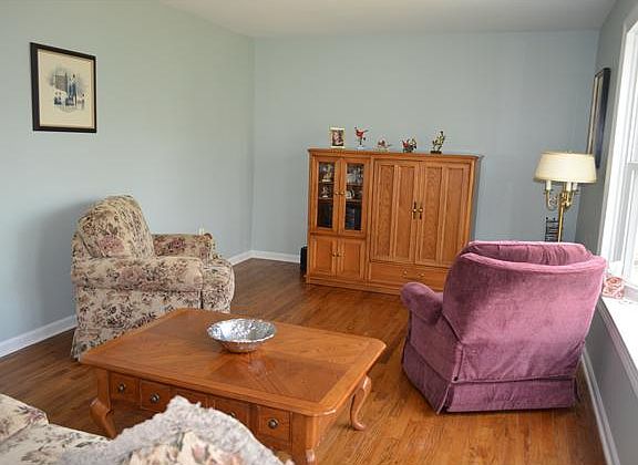 Living Room w/ hardwood floors