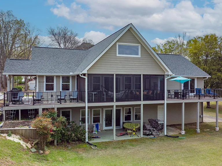 218 Long Island Dr — Photo 47