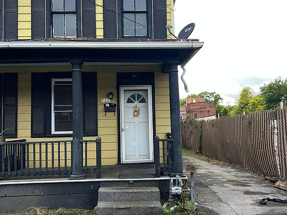 3rd image of 711 Forest St