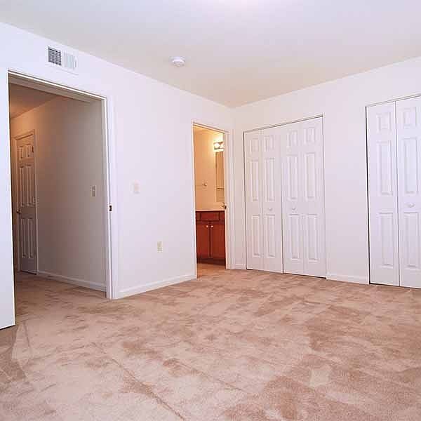 Stony Pointe Apartments - Master Bedroom