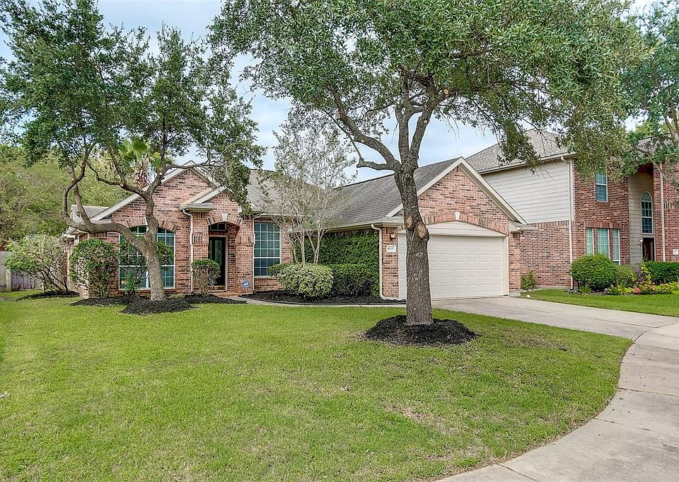 1st image of 16006 Aberdeen Forest Dr