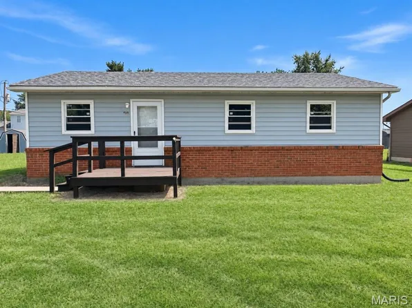 912 Southard Pl, South Roxana, IL 62087