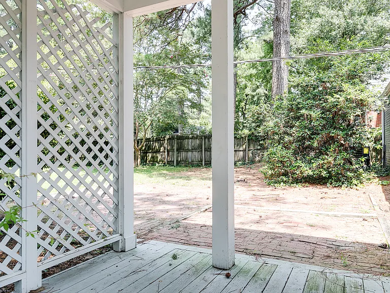 1000 Pepper Ave — Photo 32
