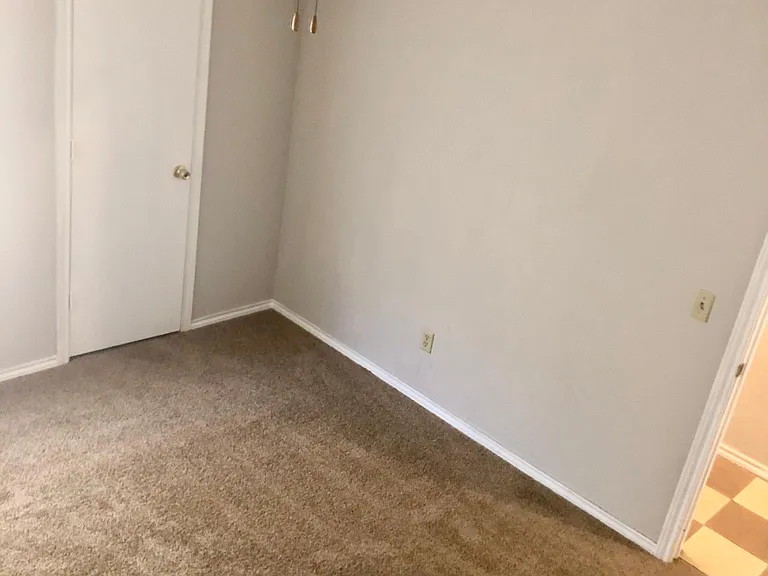 1405 Scott Ct — Photo 13