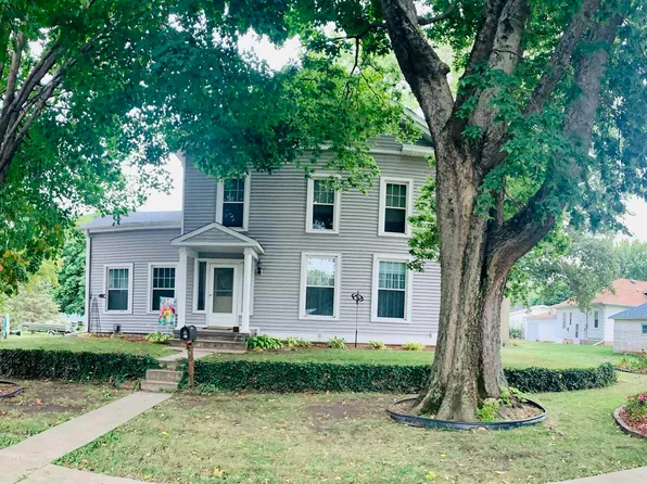 321 Jefferson St, Wapello, IA 52653