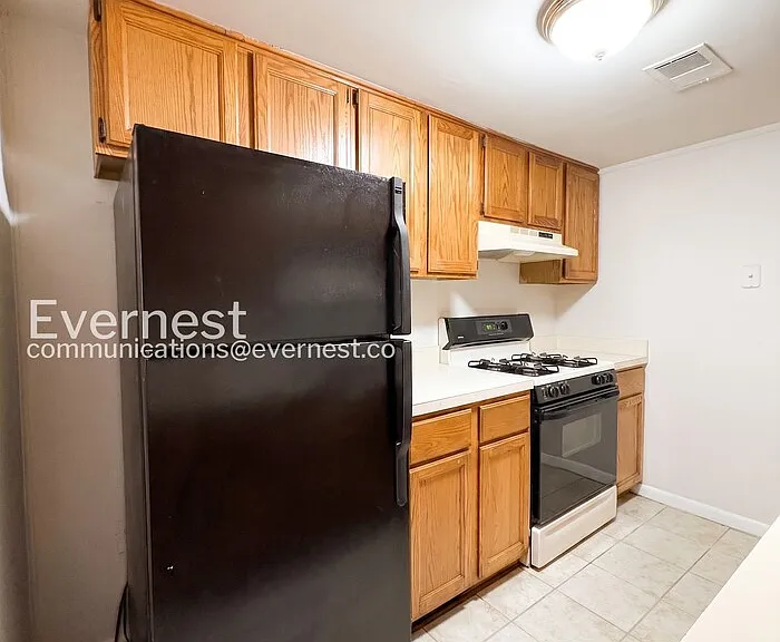 14806 Bryan Ct — Photo 3