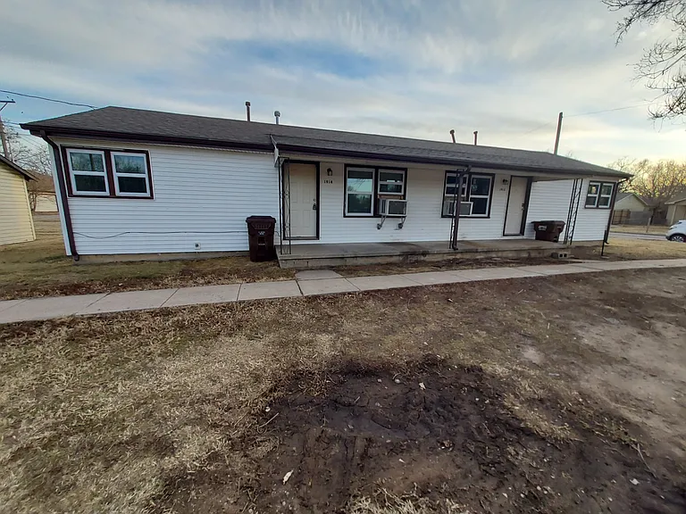 1914 S Hiram Ave — Photo 1
