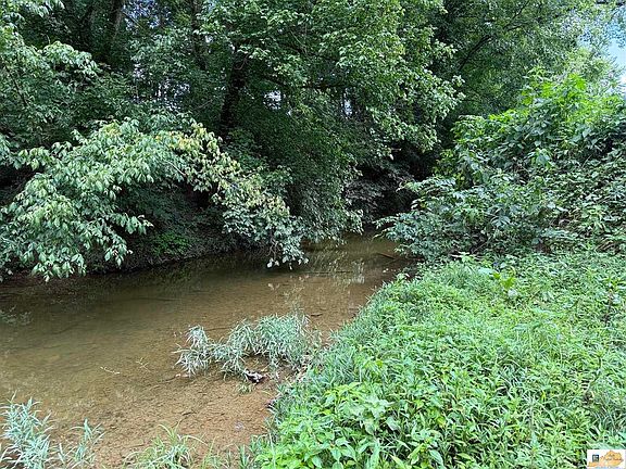 2nd image of 844 Creek Bend Dr