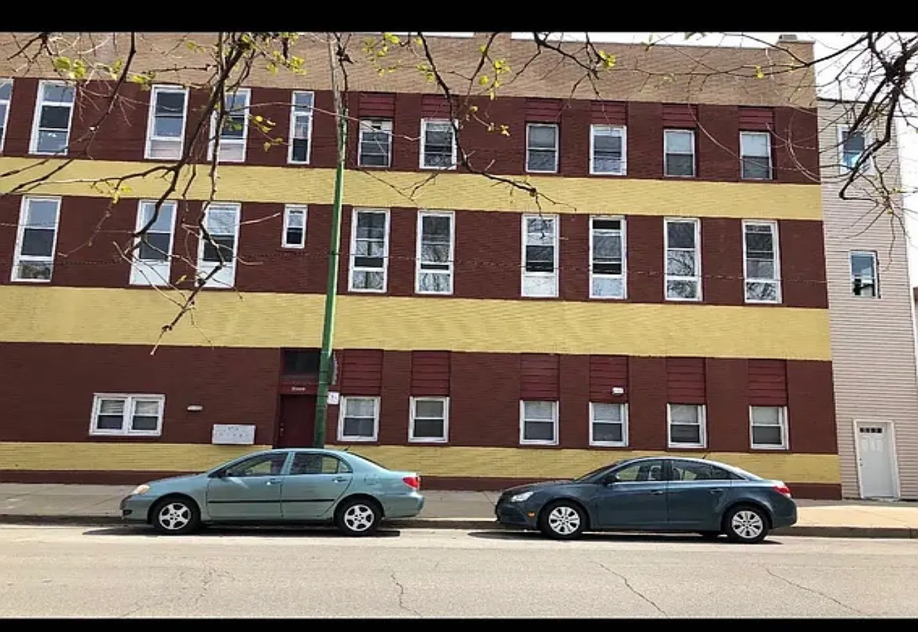 2 bed, 900 sqft, $1,600 — Photo 1