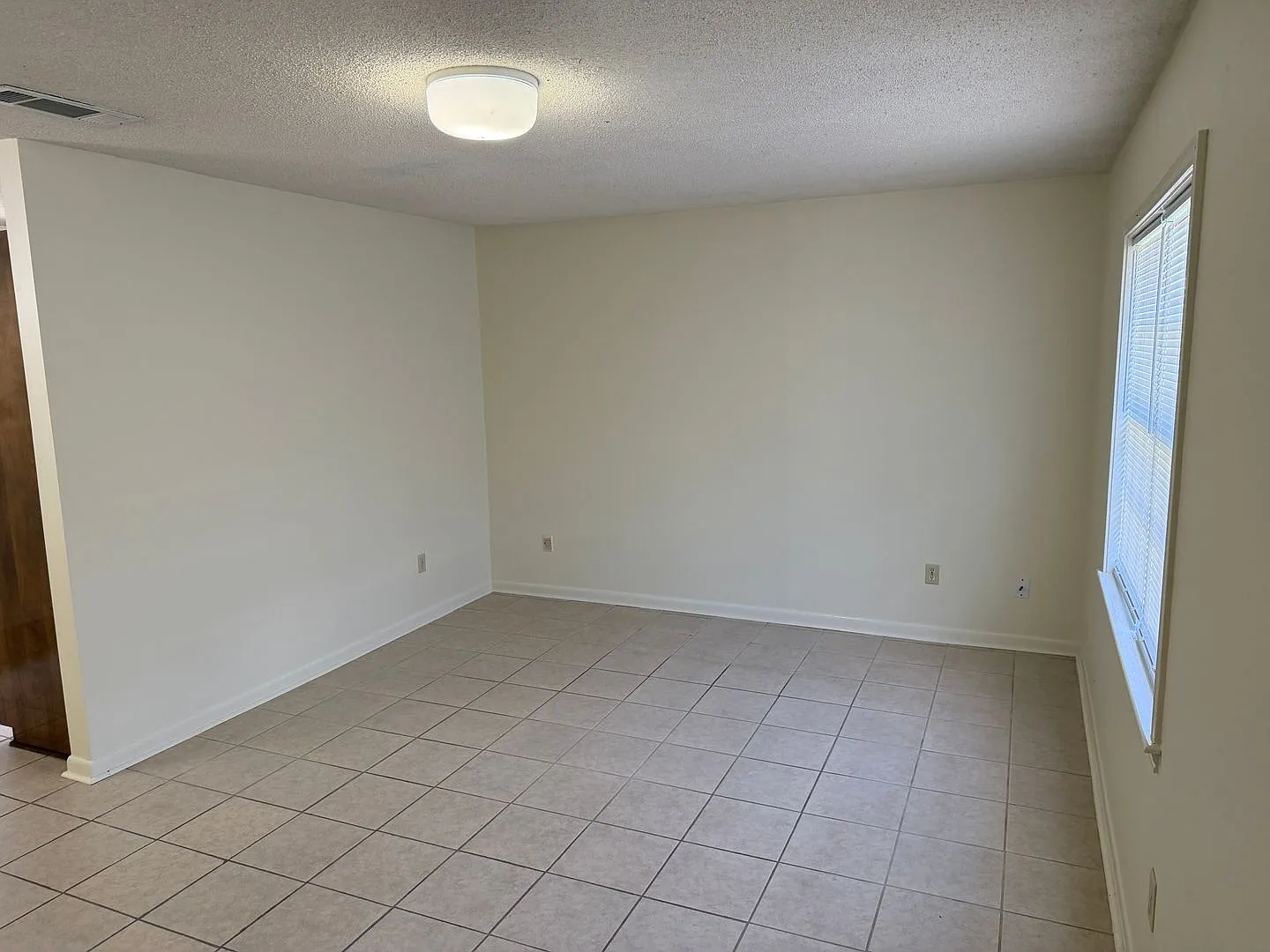 3109-B Quail Court-Alexandria, Deerfield Subdivsion — Photo 3