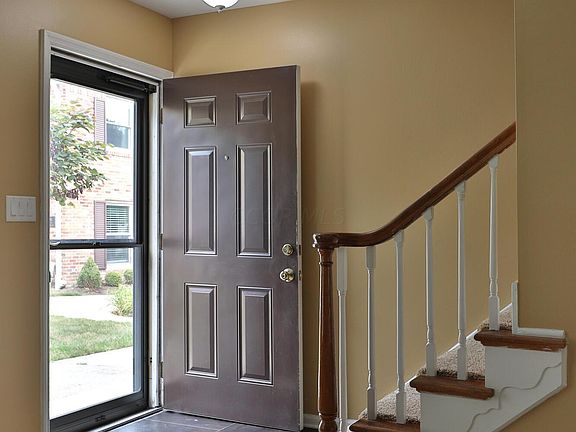 5th image of 922 Chatham Ln Unit Q