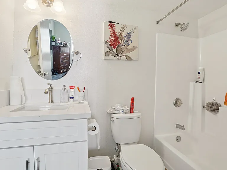 Sylvan Apartments — Photo 31