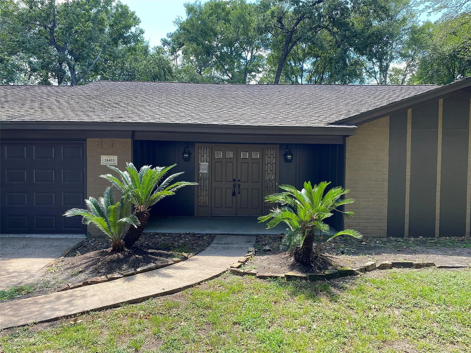 3 bed, 2.0 bath, 1576 sqft, $2,000 — Photo 1