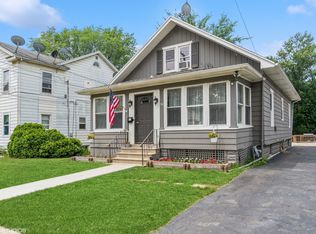 911 Douglas Ave, Aurora, IL 60505