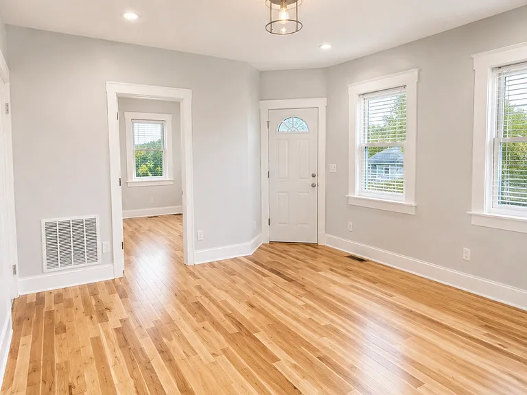 612 Magie Ave #1 — Photo 4