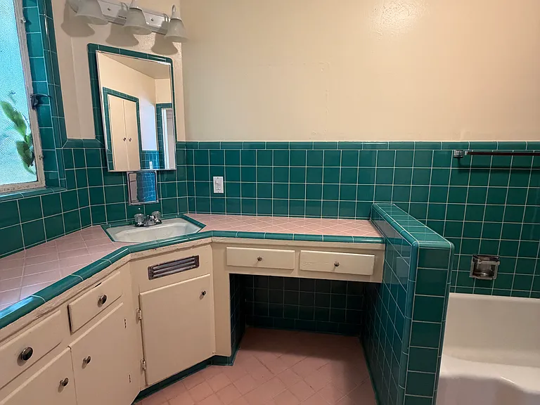 2038 E Ashlan Ave — Photo 23