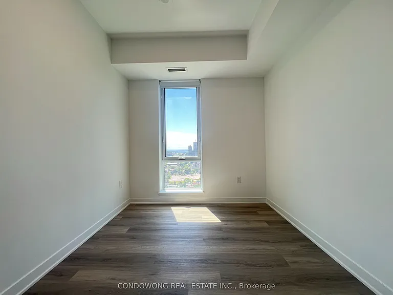 10 Oak St #2203 — Photo 8