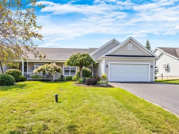 3802 Neptune Ln, Syracuse, NY 13209