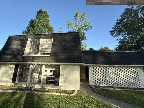 22 Briarwick Dr, Lumberton, TX 77657