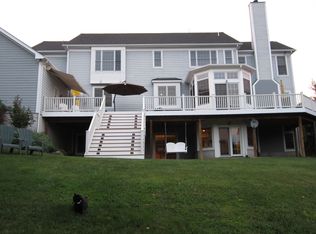 18210 Turnberry Dr, Round Hill, VA 20141