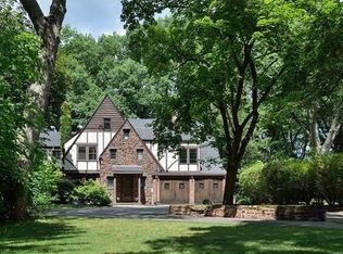 112 Longview Dr, Longmeadow, MA 01106