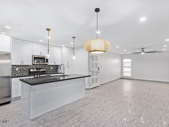 3rd image of 4950 N MILLER Road #100