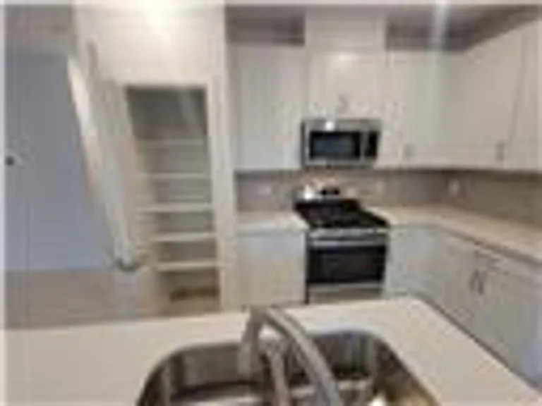 2724 Sweeping Palm Rd — Photo 17