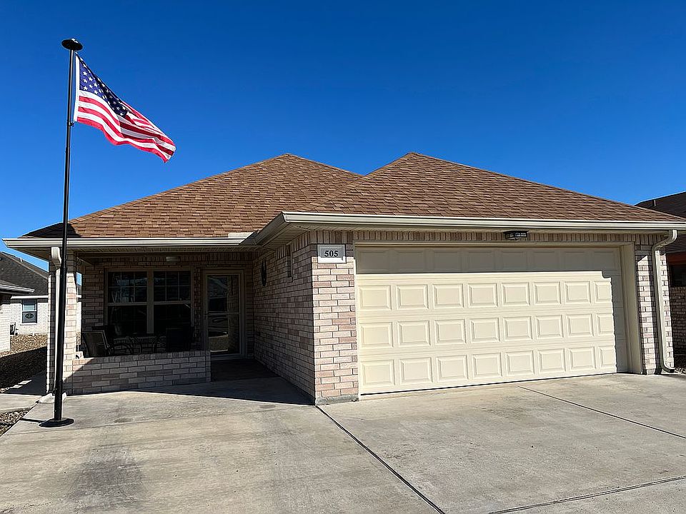 Front Exterior/double garage