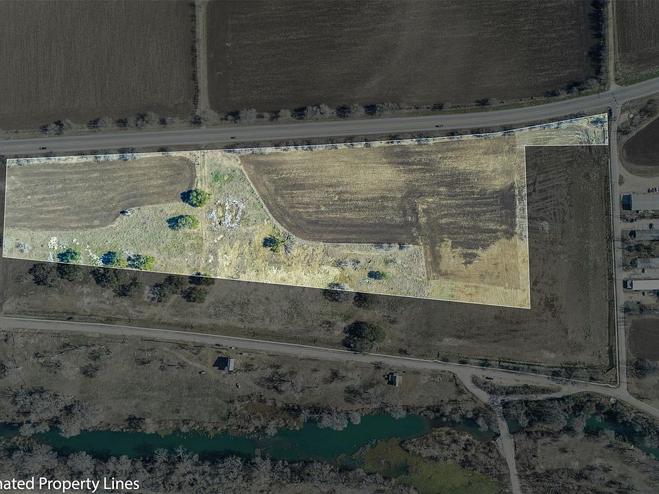 1st image of 600 NW River Rd