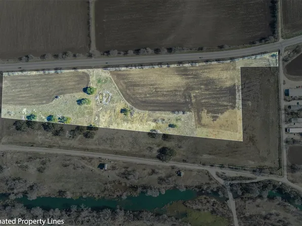600 NW River Rd, Martindale, TX 78655