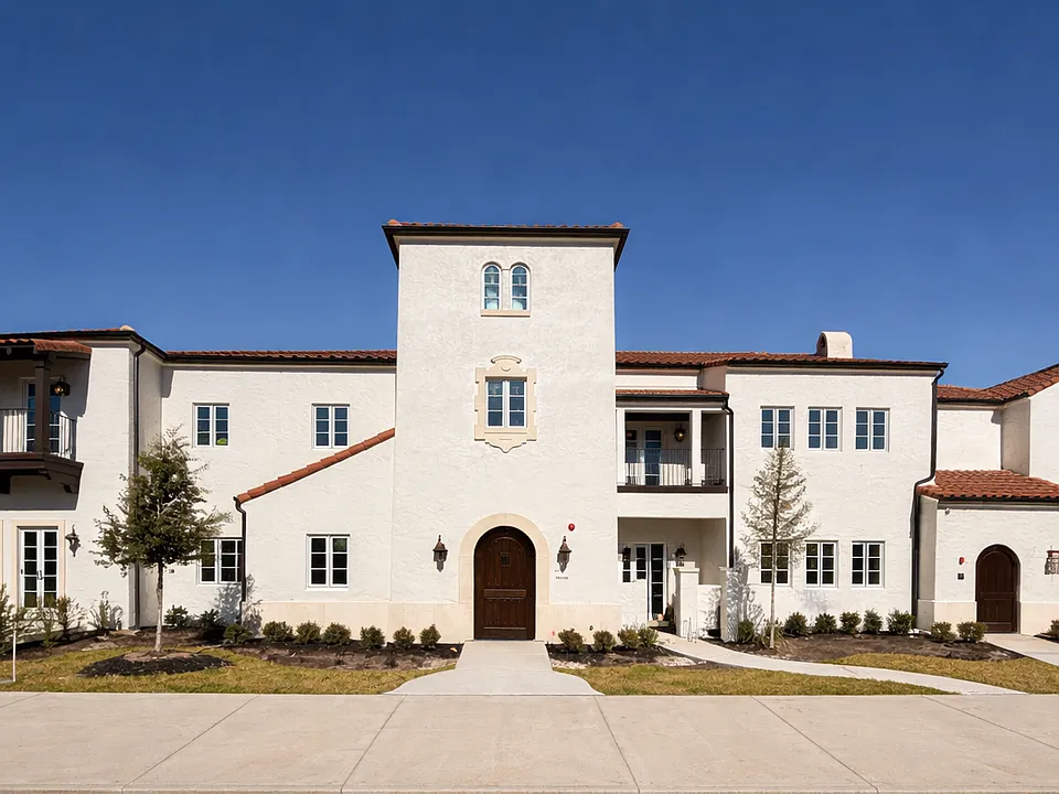 301 W Comstock Ave #2