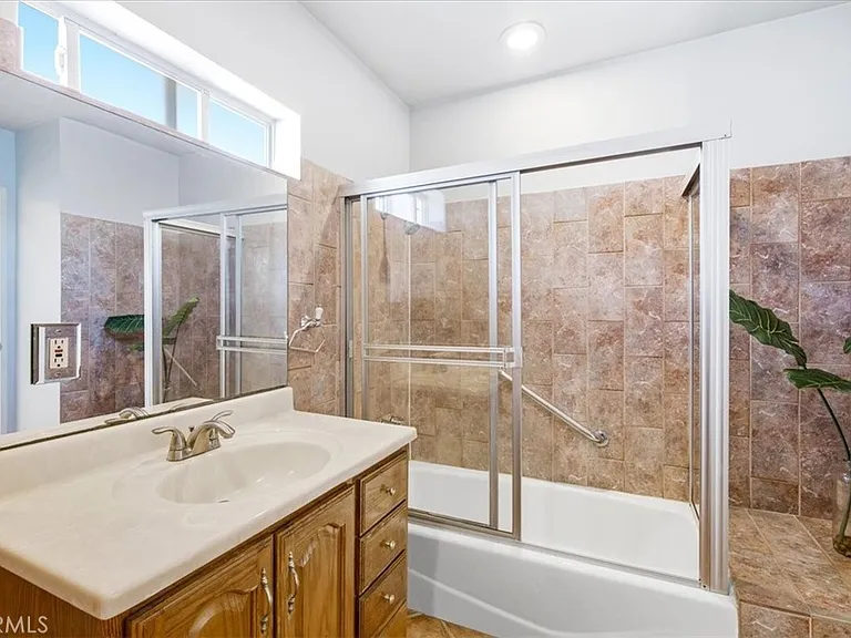 1108 Palm Ln — Photo 27