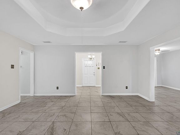 5th image of 805 Sherman Dr