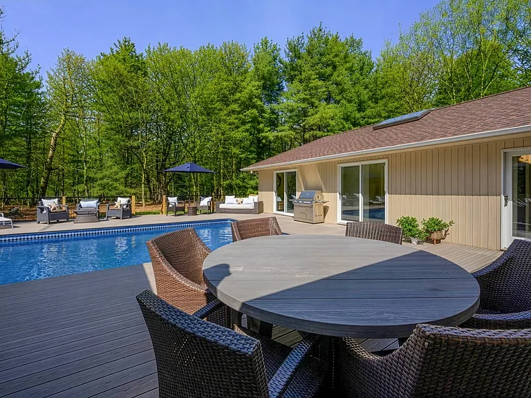 2941 Quogue Riverhead Rd — Photo 20