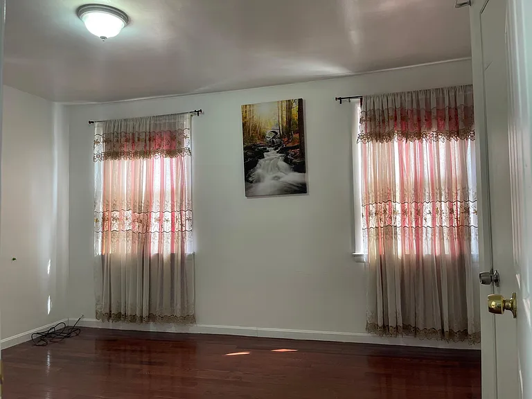 2732 S Marshall St — Photo 9