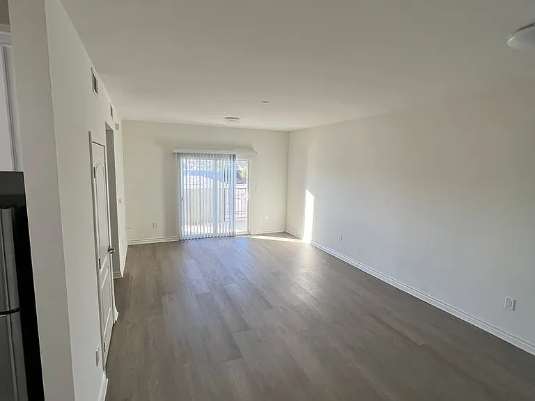 Yaya Laurel 1 Apartments — Photo 6