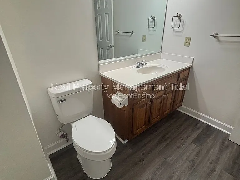610 Guy Ln — Photo 14