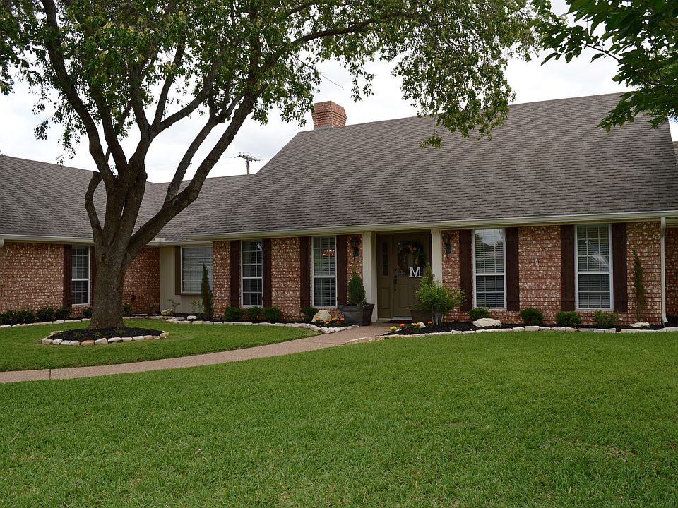 1st image of 1305 Woodland West Dr