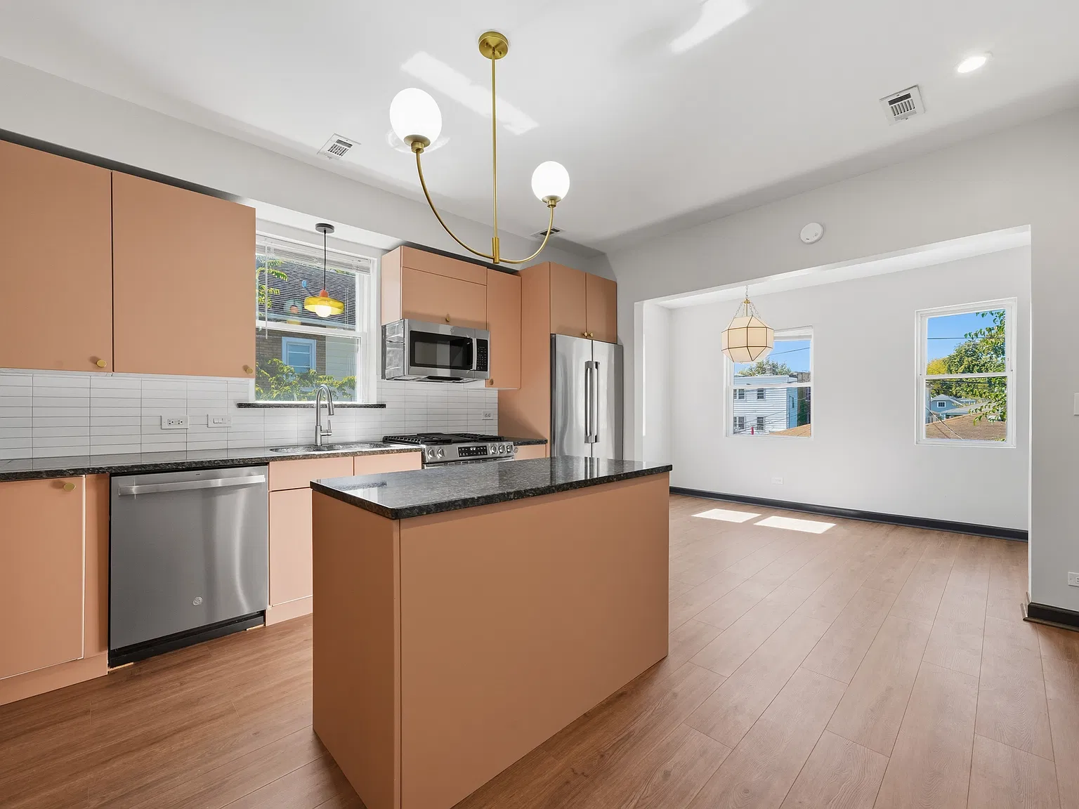 3 bed, $3,250 — Photo 3